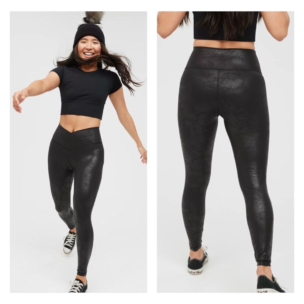 NWT - OFFLINE By Aerie High Waist Hugger Crackle XO Legging True Black, Sz M